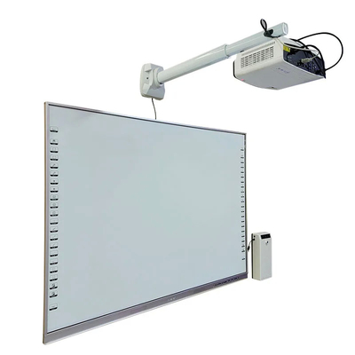 Seçenek olarak yerleşik veya harici kamera ve duvar üzerine monte edilmiş mikrofon / mobil stand ≥IP5X ile yüksek LED etkileşimli beyaz tablo