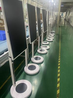 32 inç taşınabilir akıllı TV Mobil dokunmatik ekran Kablosuz Android TV tekerlekli