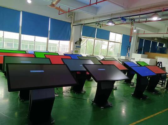 Okul Bankası Hastane Mağazası İçin Dokunmatik Ekran Kiosk 4K 55 İnç Menü Kartı Android Windows