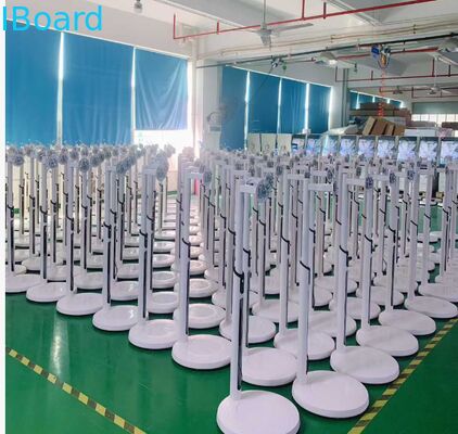 32 inçlik kablosuz etkileşimli beyaz tahta, yerleşik kamera ve taşınabilir akıllı ekranlı televizyon