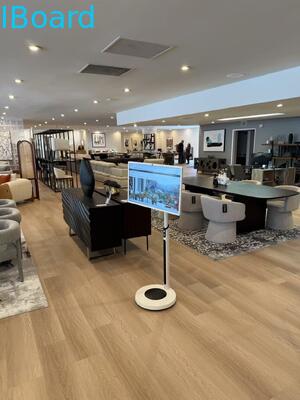 32 inçlik kablosuz etkileşimli beyaz tahta, yerleşik kamera ve taşınabilir akıllı ekranlı televizyon