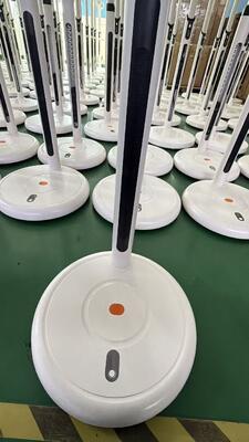 23.8 inç Kablosuz Akıllı Ekran TV, Kapasitif 10 Dokunma Noktası ve Dahili Pil (5-6 Saat)