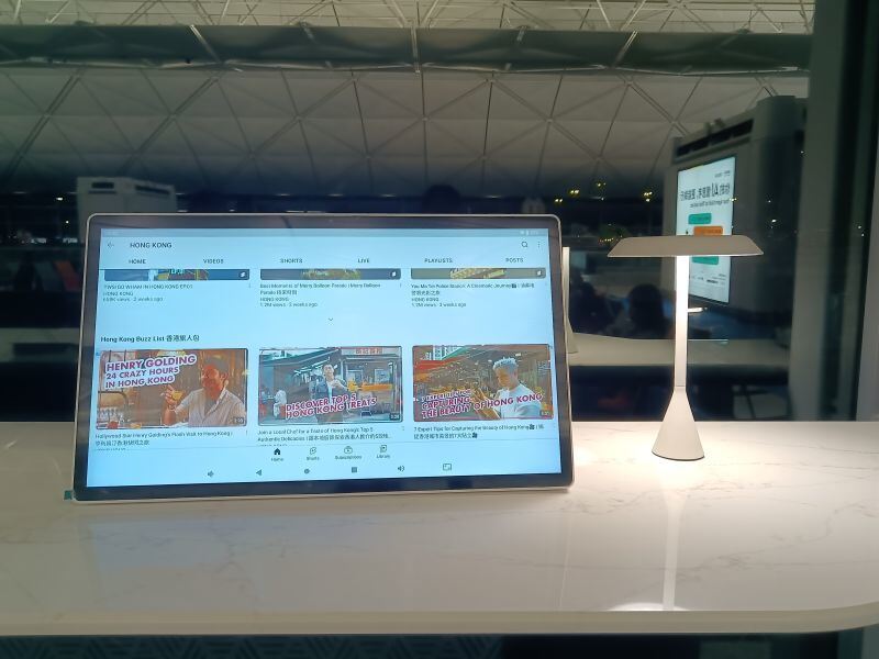 24,5 İnç 8 GB RAM Hareketli Video Toplantı Dokunmatik Monitör Ekran Masaüstü ve Ayakta Duran
